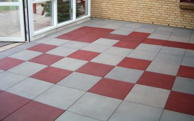 Børnehaven Skrænten, Lunderskov – Blødt og legende PU-gummigulv med hinkemønster