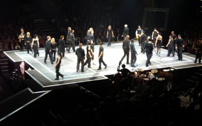 Det eneste ene underlag til en myldrende musical