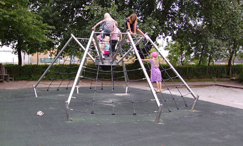 Ergoplay_faldunderlag_Rosengaardsskolen.jpg?ts=1760015831