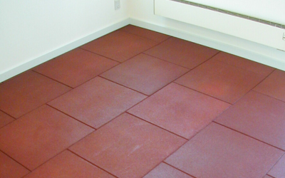 Odder Golfklub, Odder – Skridsikre gummifliser til Proshop og adgangsområde