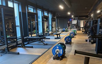 Gulvet der forebygger støj i fitnesscenteret