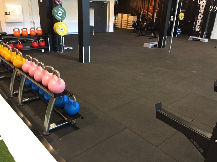 fitnessdk_sats_broen_gym_functional_training_rubber_flooring_crossfit_rubber_tiles_fitness_floor_img_6036.jpg?ts=1777013039