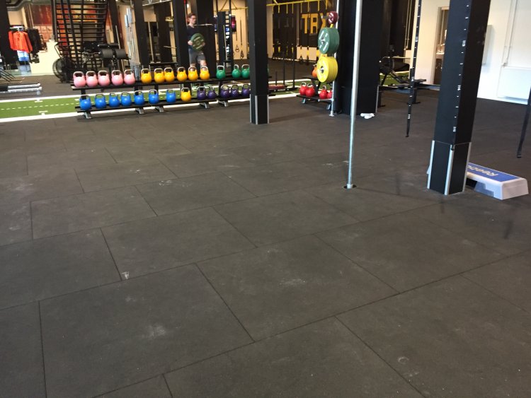 fitnessdk_sats_broen_gym_functional_training_rubber_flooring_crossfit_rubber_tiles_fitness_floor_img_6040.jpg?ts=1777013039