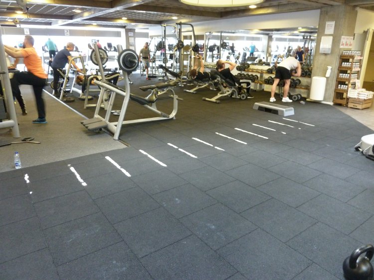 fitnessdk_sats_gentofte_gym_free_weight_area_functional_training_rubber_flooring_crossfit_rubber_tiles_fitness_floor_p1020090.jpg?ts=1777013040