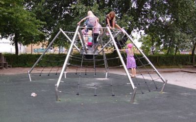 Rosengårdsskolen, Odense M – ErgoPlay gummifliser under edderkoppe-klatrestativ