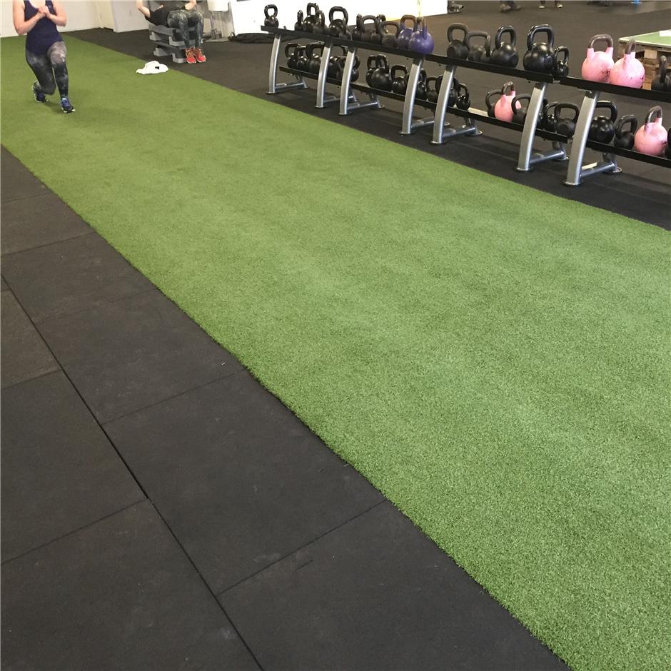 ErgoGrass -  Kunstgræs for crossfit, 15 mm, leveret i ruller a 2x20 m, sort